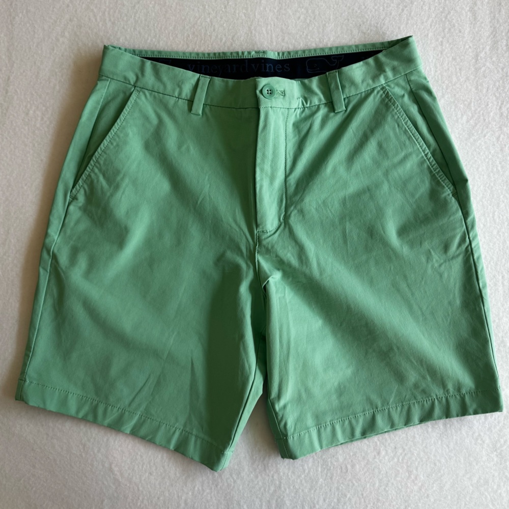 Vineyard Vines Mint Green Performance Shorts 32" waist Inseam 8" EUC